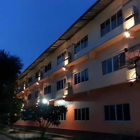Bussarakam Place Hotel Chanthaburi Exterior foto