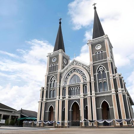 Bussarakam Place Hotel Chanthaburi Exterior foto
