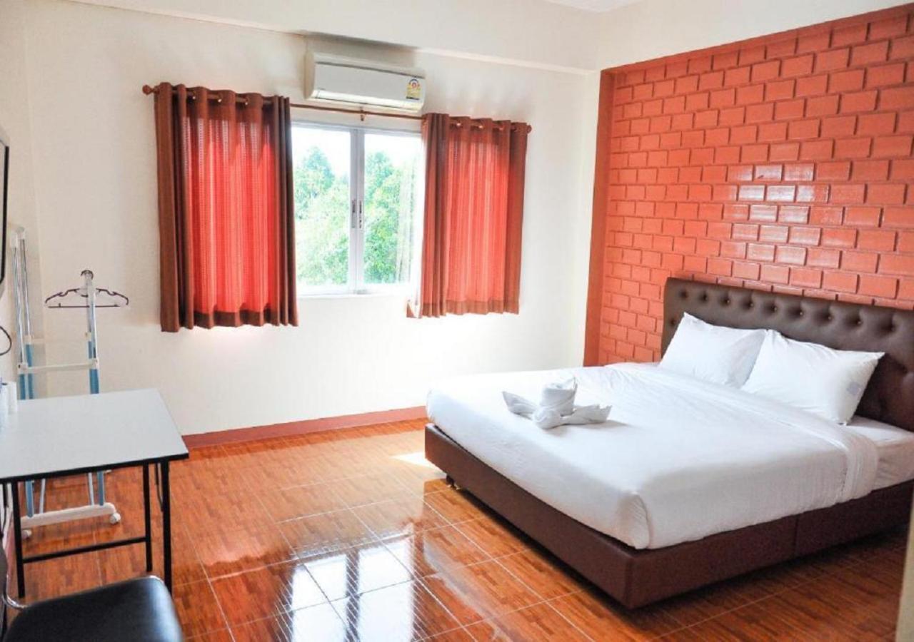 Bussarakam Place Hotel Chanthaburi Exterior foto
