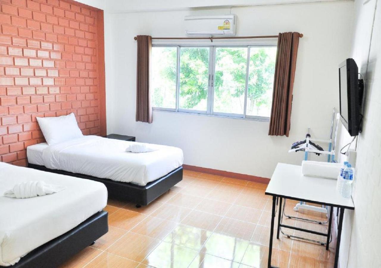 Bussarakam Place Hotel Chanthaburi Exterior foto