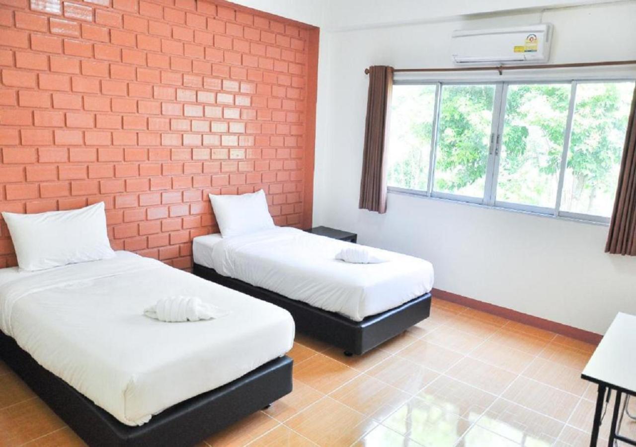 Bussarakam Place Hotel Chanthaburi Exterior foto