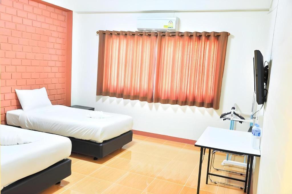Bussarakam Place Hotel Chanthaburi Exterior foto