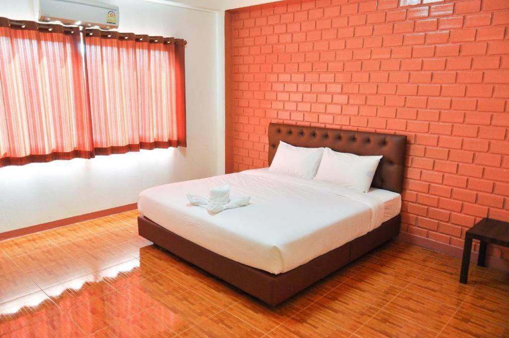 Bussarakam Place Hotel Chanthaburi Exterior foto