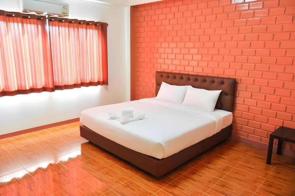 Bussarakam Place Hotel Chanthaburi Exterior foto