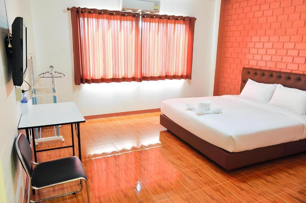 Bussarakam Place Hotel Chanthaburi Exterior foto