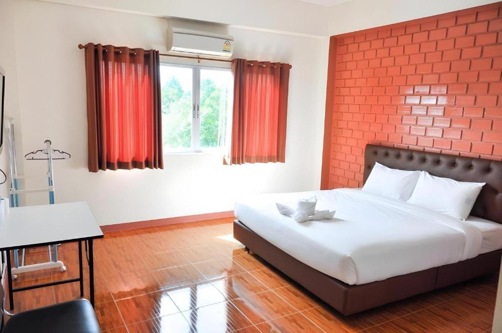 Bussarakam Place Hotel Chanthaburi Exterior foto