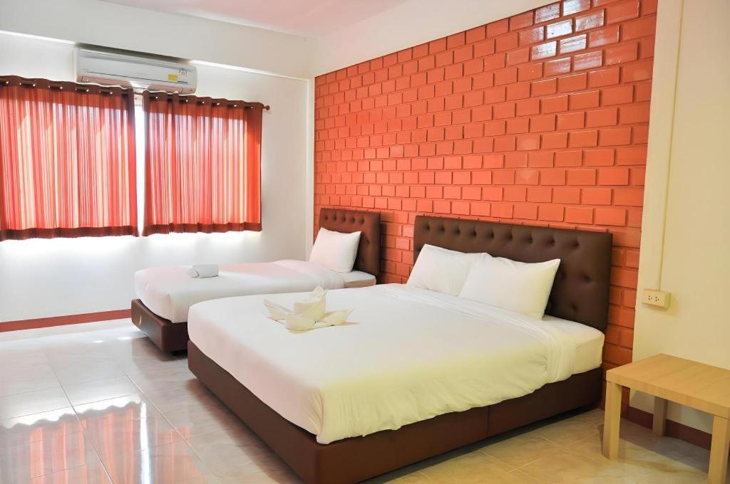 Bussarakam Place Hotel Chanthaburi Exterior foto