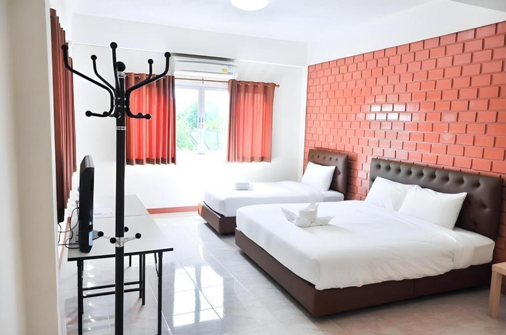 Bussarakam Place Hotel Chanthaburi Exterior foto