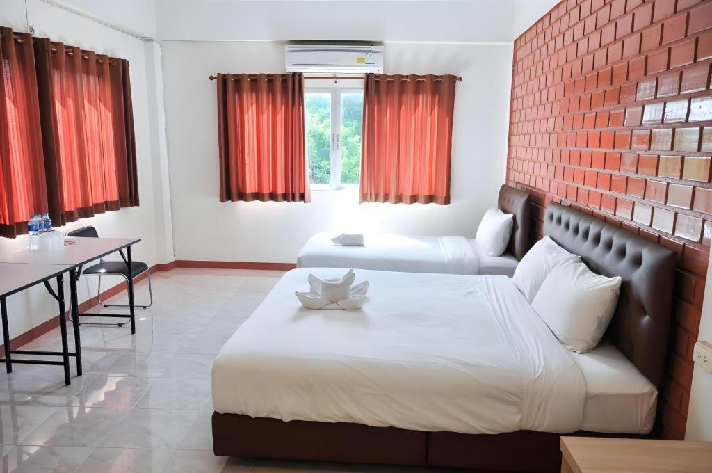 Bussarakam Place Hotel Chanthaburi Exterior foto